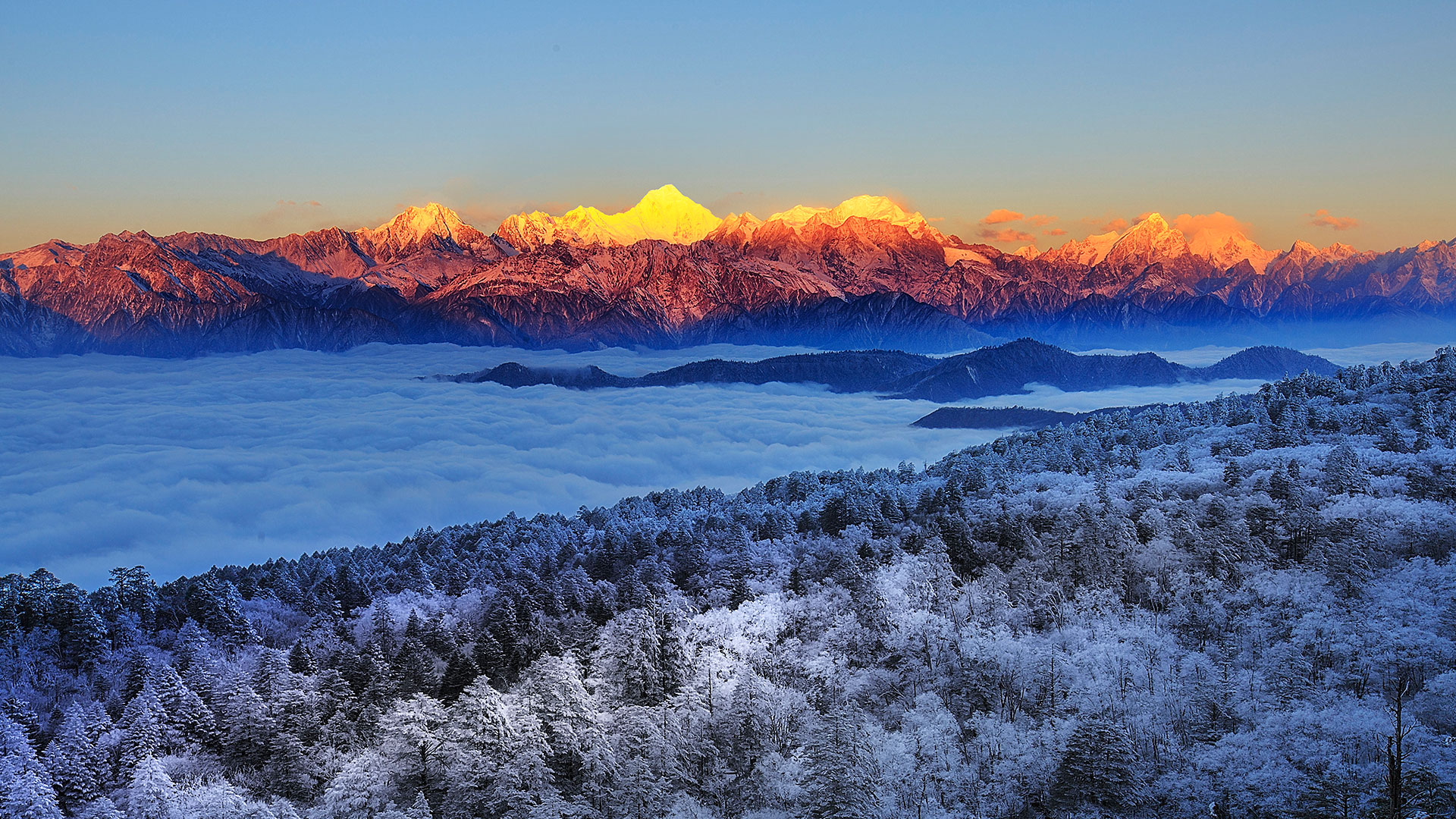 日照金山